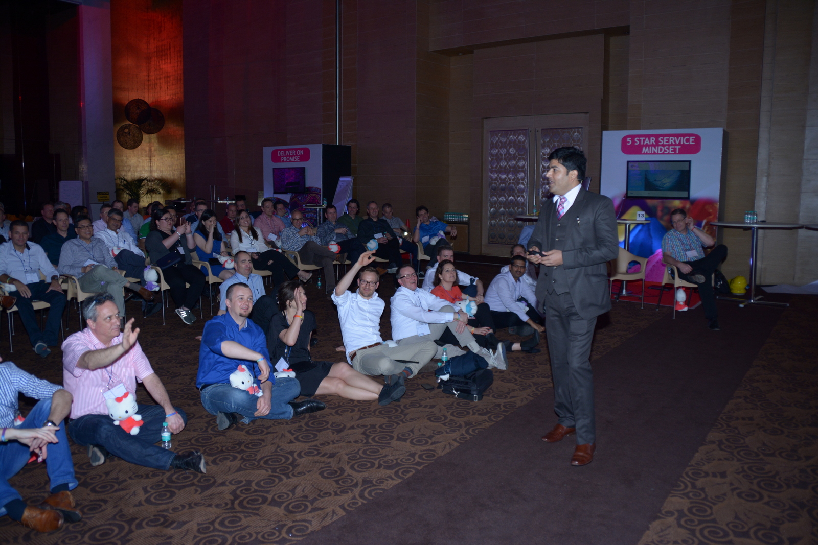 naseer khan speaking at dsm netherlands international strategy meet